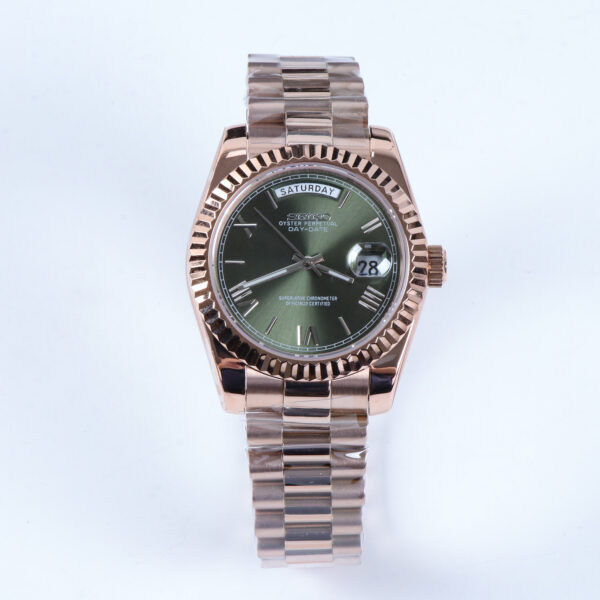 8285 Datejust Mod Rose gold case with a forest green dial